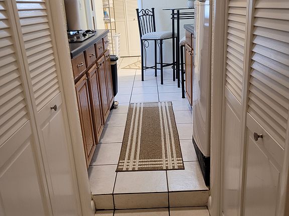 5th image of 1013 N Saturn Ave #1