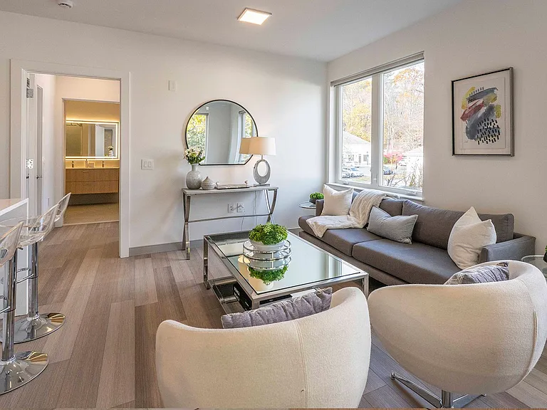 Wilton Center Lofts — Photo 35