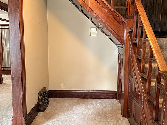 2nd image of 422 Ann St