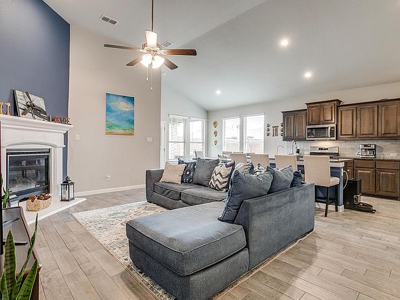 5th image of 545 Pendennis Dr