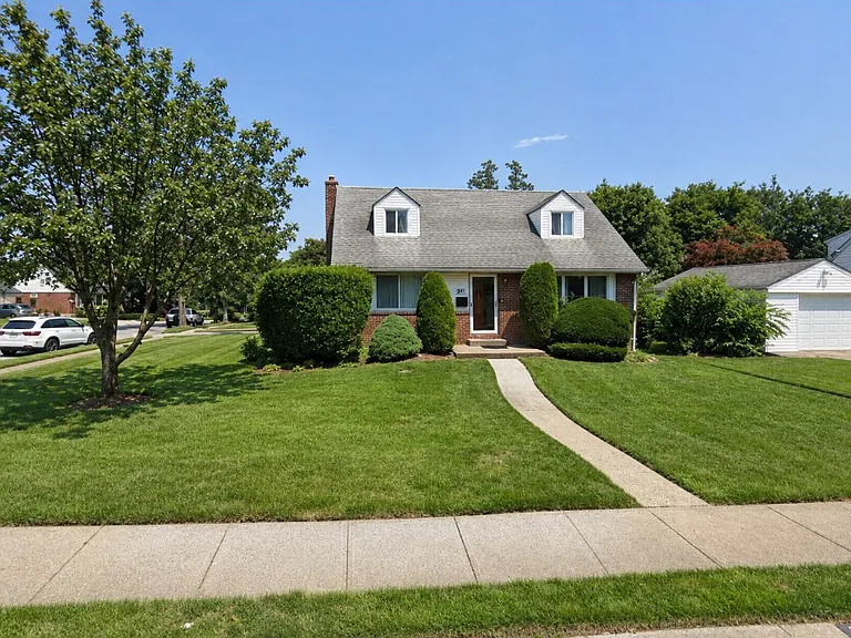 241 Bellmore Rd #1 — Photo 1