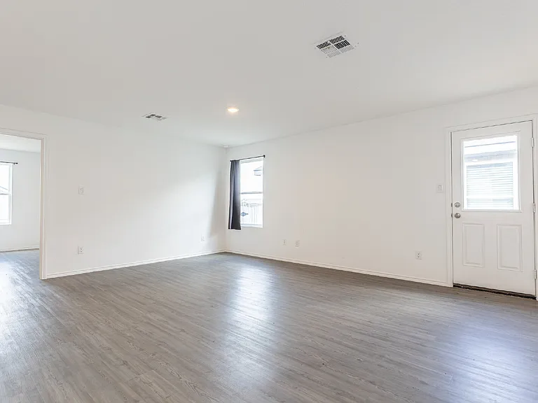 4136 Cove Fls — Photo 7