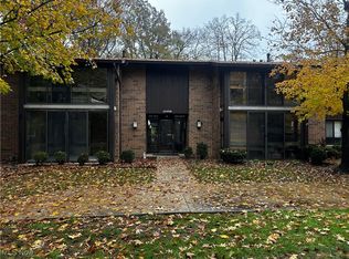 22958 Maple Ridge Rd UNIT 202, North Olmsted, OH 44070