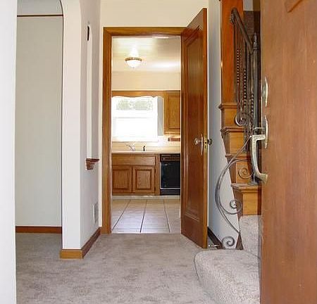 2nd image of 1529 Oak Knoll Dr
