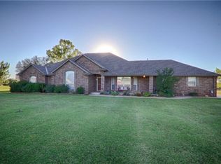 868 Bob White Rd, Tuttle, OK 73089