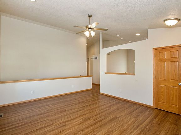 5th image of 130 Cattail Ln