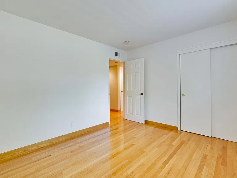 1084 Bluebird Ave — Photo 23