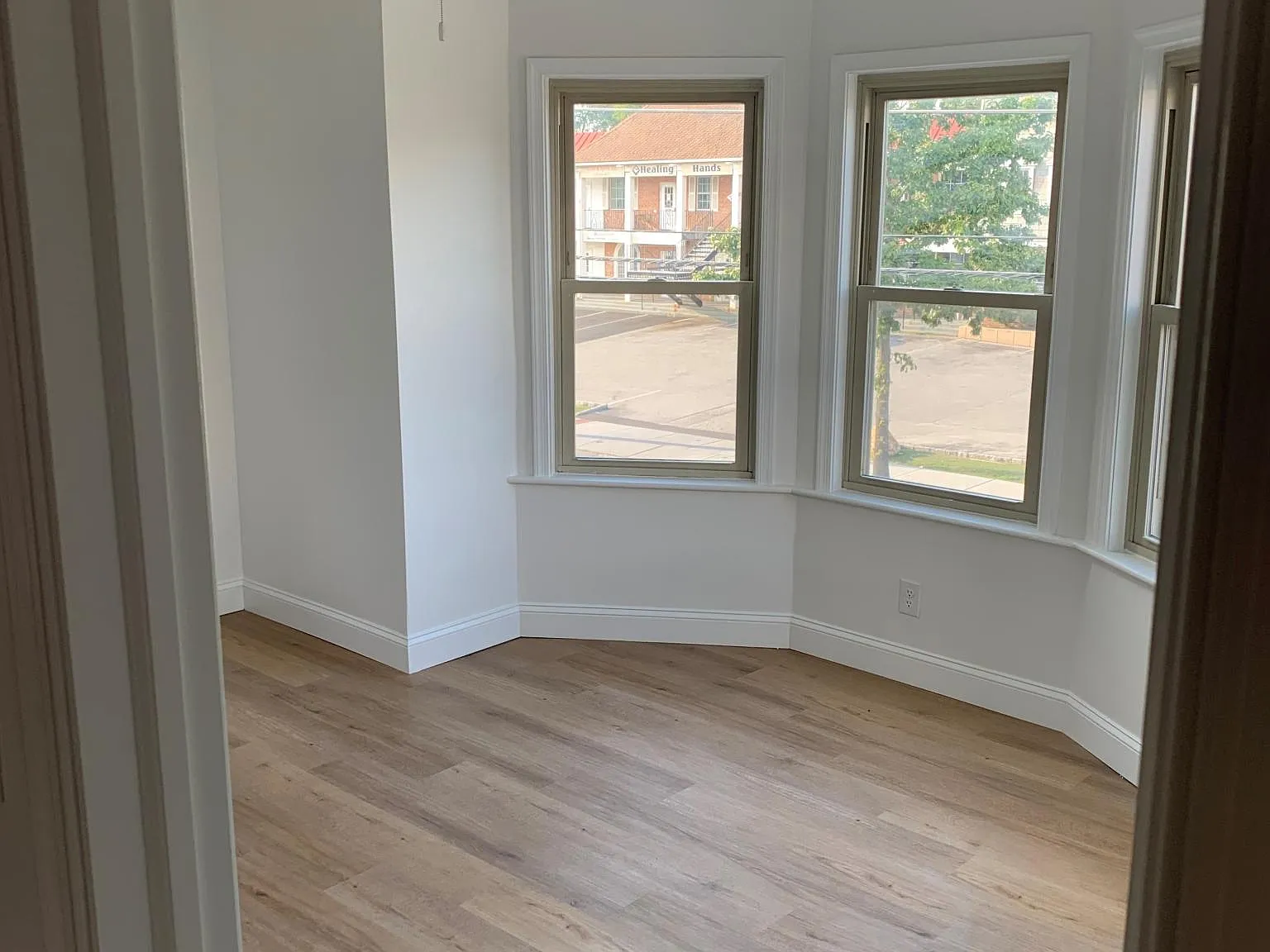 1 bed, 700 sqft, $1,800 — Photo 4
