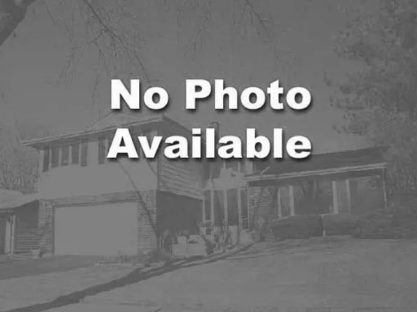 2821 6th St, Peru, IL 61354