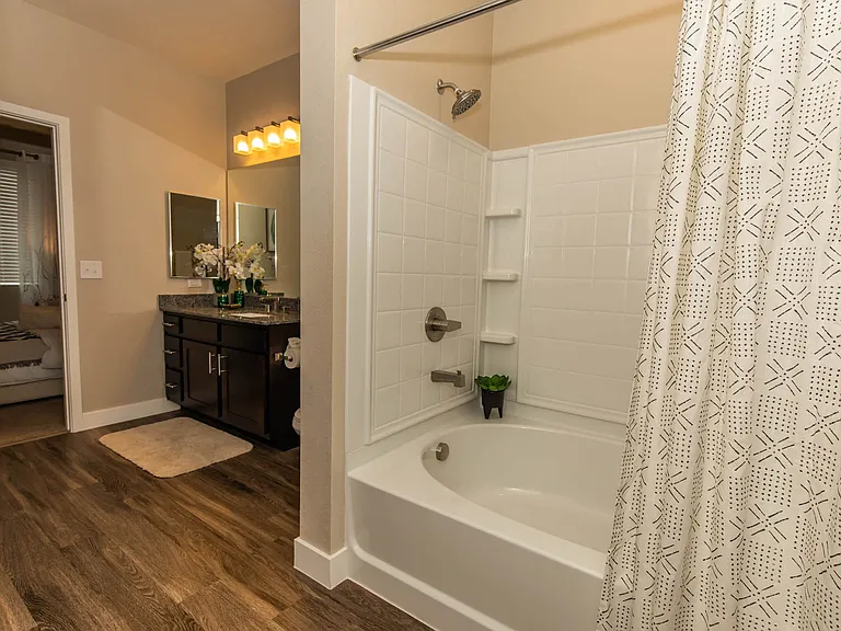 A3 761 SQFT 1 Bed 1 Bath