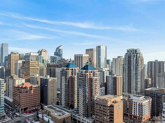 4th image of 910 S 5th Ave SW #1402