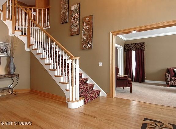 3rd image of 933 W Parkview Dr