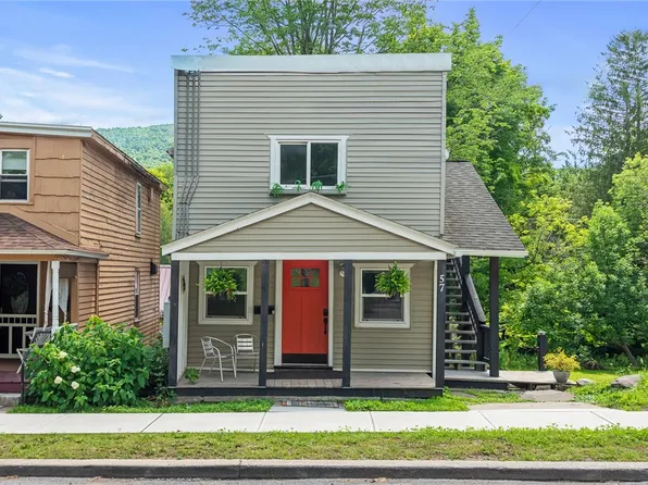 57 Main St, Stamford, NY 12167
