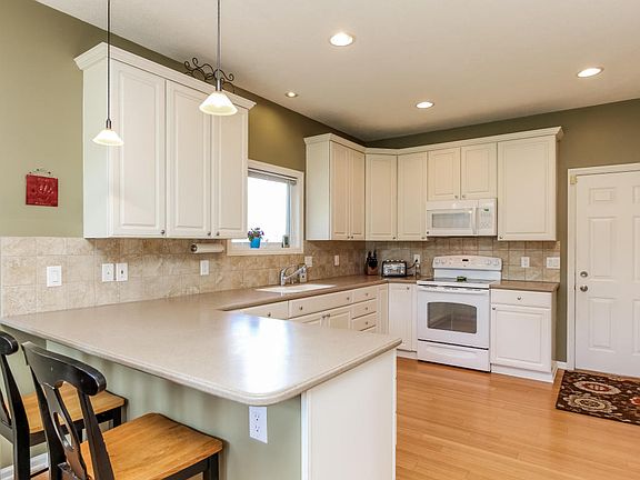 5th image of 2840 Meadow Bluff Dr NW