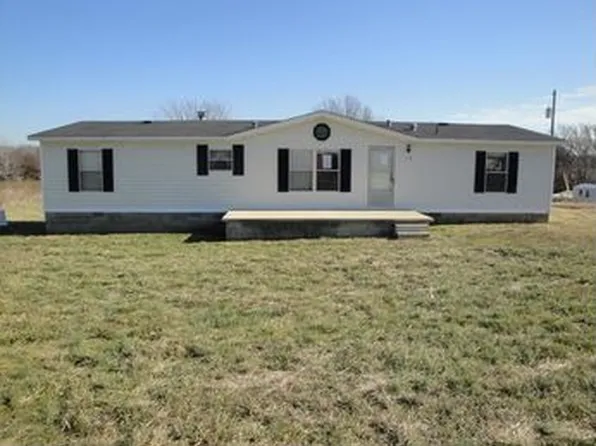 158 Oakfield Dr, Martin, TN 38237