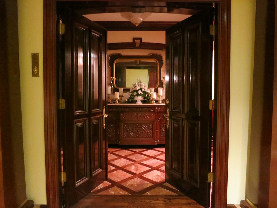 Enter into foyer
