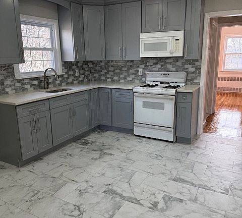 2nd image of 472 Carnation Ave Floor 2