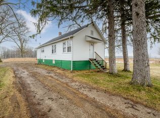 17009 Flynn Rd, Three Oaks, MI 49128