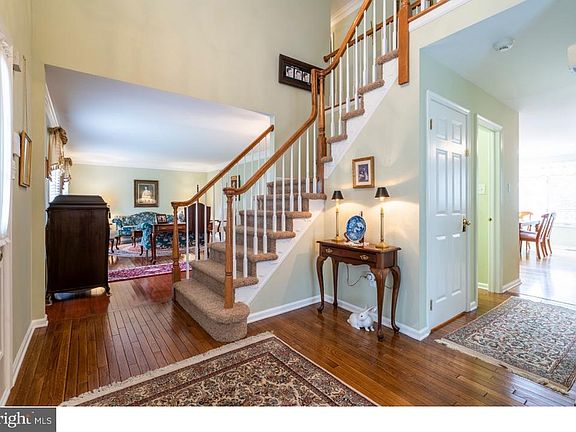 4th image of 105 Victoria Ct