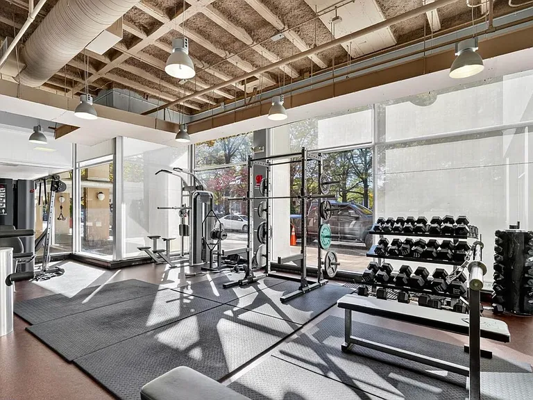 350 G St SW — Photo 42