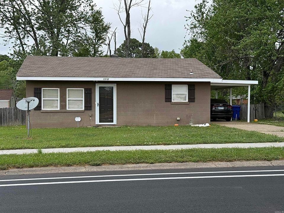 1st image of 1516 Robins St