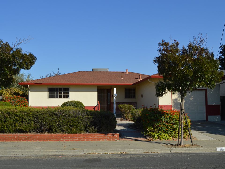 1st image of 917 Minaker Dr