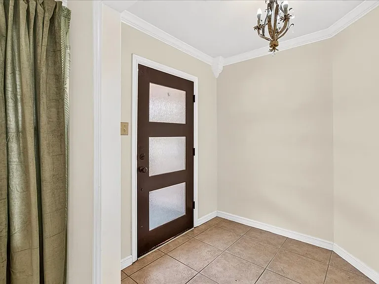 609 Peerman Pl — Photo 4