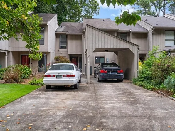 6207 Willow Run Rd, Peachtree Corners, GA 30092