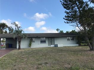 305 E Penn Rd, Lehigh Acres, FL 33936