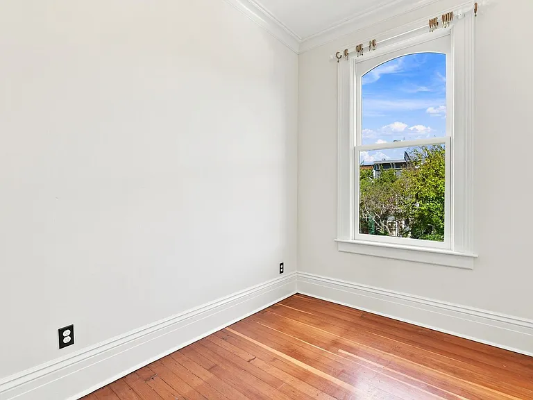 2570 Folsom St — Photo 29