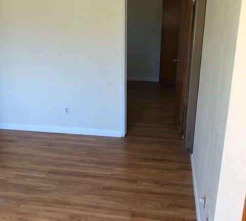 3rd image of 1068 Lincoln Ave