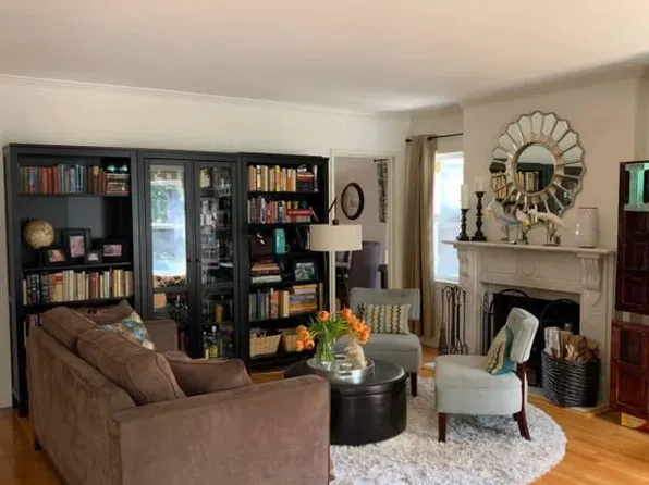 1825 Park Blvd, Palo Alto, CA 94306