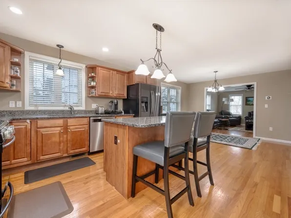 45 Wyoming Ave, Brockton, MA 02301