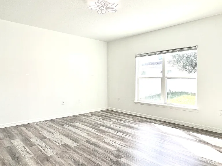 1128 Bassano Way — Photo 16