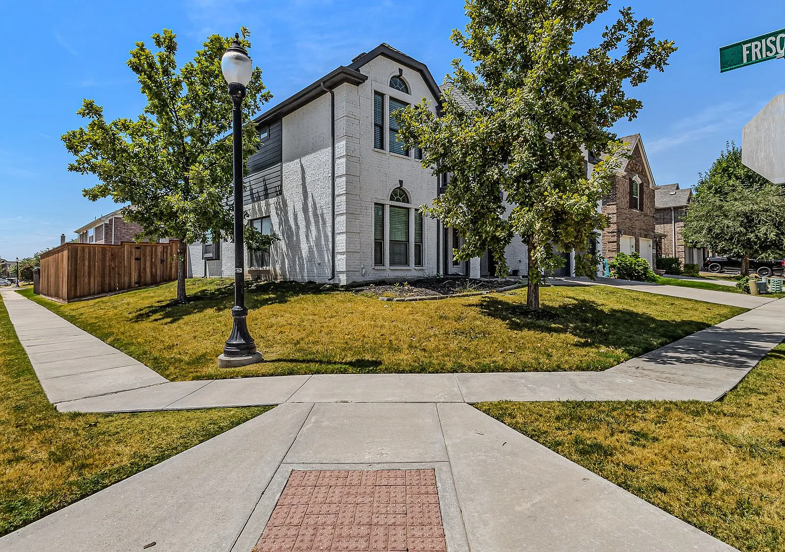 Spacious 5-Bedroom Frisco Hills Home with Pool and Trails — Photo 2