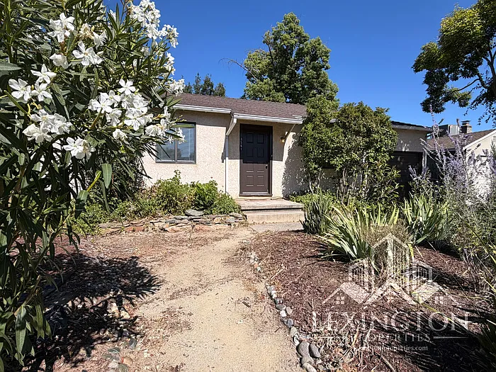 3 bed, 1.5 bath, 1736 sqft, $2,550 — Photo 2