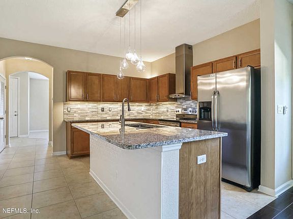 4th image of 625 Oakleaf Plantation Pkwy Unit 1111