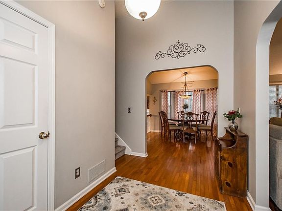 4th image of 434 Rose Creek Pl