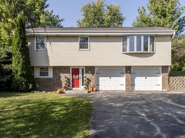 W299S10971 Valley Ridge DRIVE, Mukwonago, WI 53149