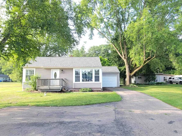 7029 Silver Lake Rd, Linden, MI 48451
