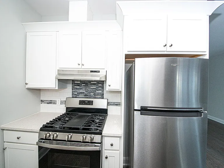 74-76 Essex St #2 — Photo 14