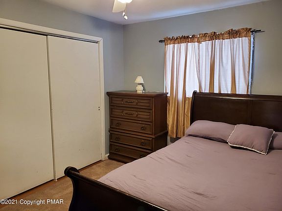 3rd image of 21 Sherman Dr