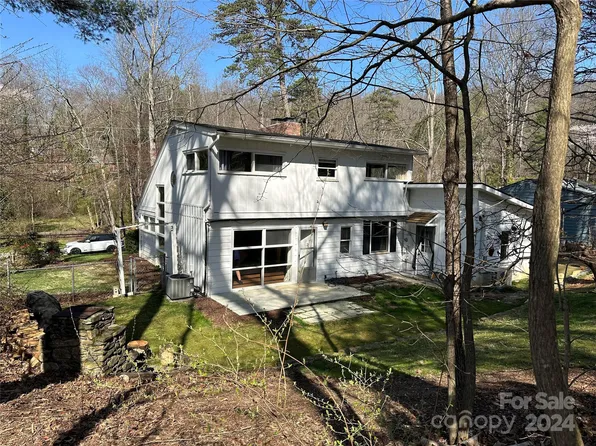 145 Walnut St, Arden, NC 28704