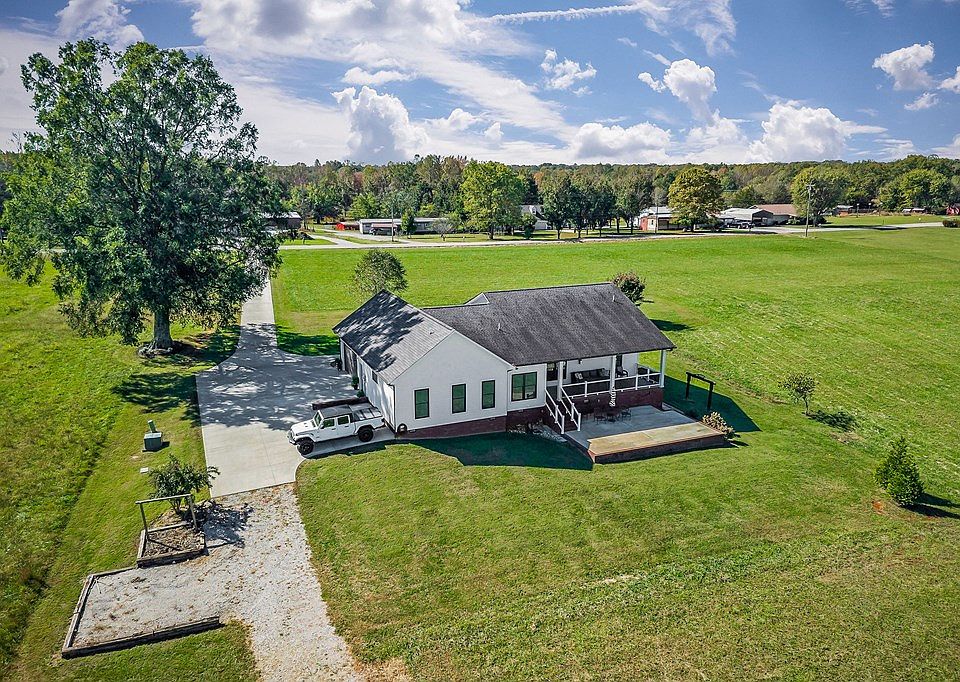 10th image of 3868 Burgess Falls Rd