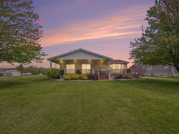 14682 E Merry Dr, Camden, MI 49232