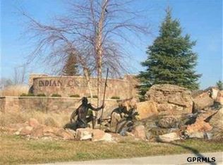 19102 Taylor St, Elkhorn, NE 68022