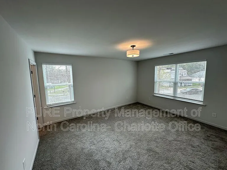 2649 Hemphill St — Photo 22