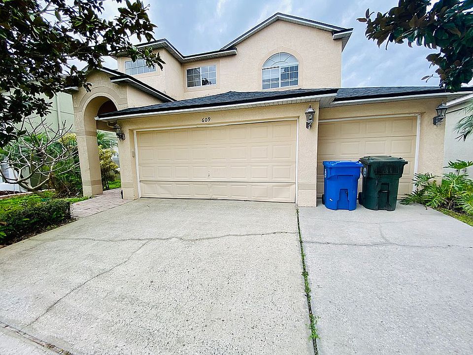 1st image of 609 Prince Ln