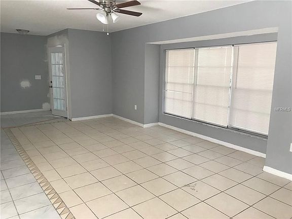 4th image of 2094 N Powers Dr
