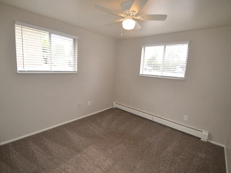 5327 S Fox St — Photo 7